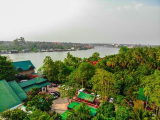 For sale hotel in Bang Khonthi, Samut Songkhram
