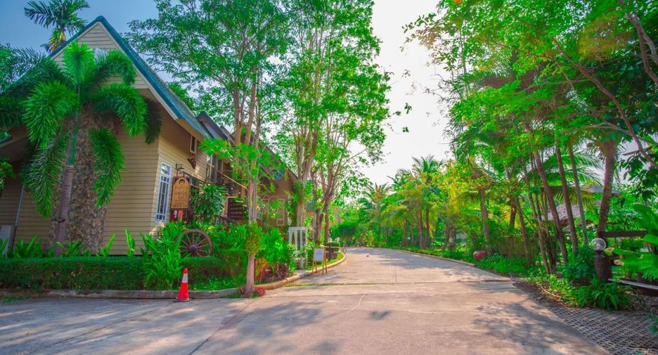 For sale hotel in Bang Khonthi, Samut Songkhram