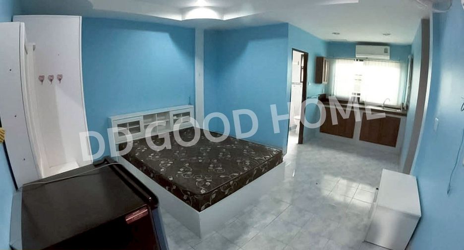 For sale 6 bedrooms townhouse in Bang Lamung, Chonburi