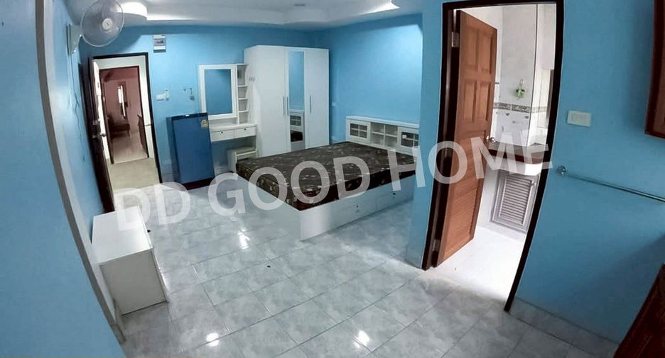 For sale 6 bedrooms townhouse in Bang Lamung, Chonburi