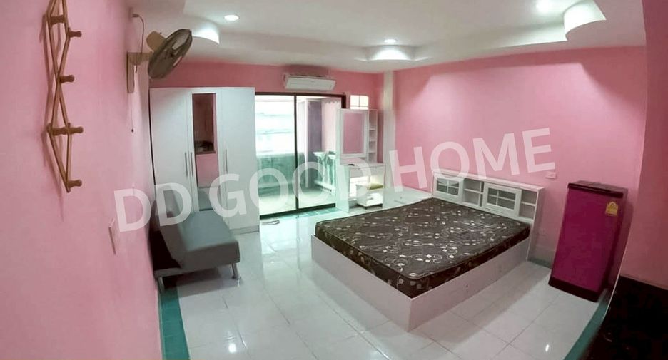 For sale 6 bedrooms townhouse in Bang Lamung, Chonburi