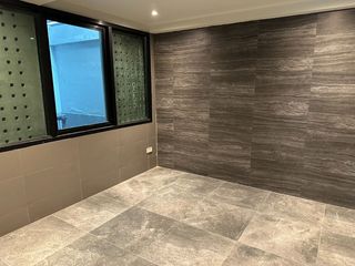 For sale 4 bedrooms townhouse in Huai Khwang, Bangkok