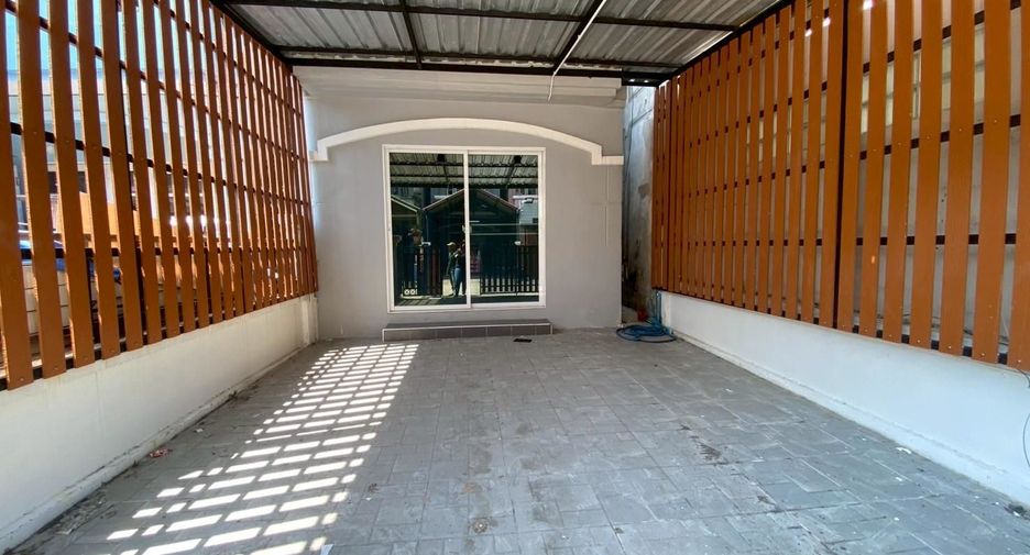 For sale 3 bedrooms townhouse in Bang Khae, Bangkok