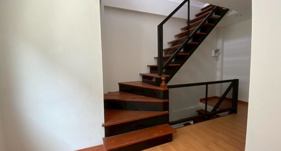 For sale 3 bedrooms townhouse in Bang Khae, Bangkok