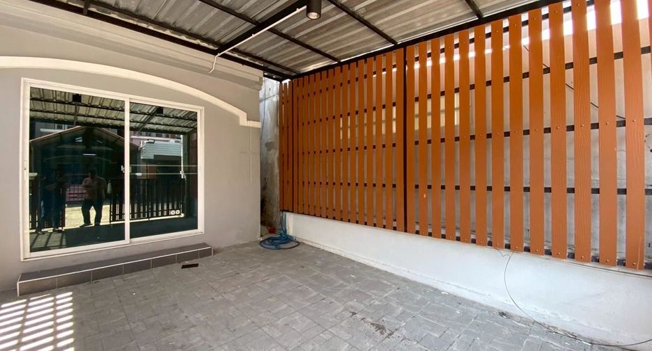 For sale 3 bedrooms townhouse in Bang Khae, Bangkok