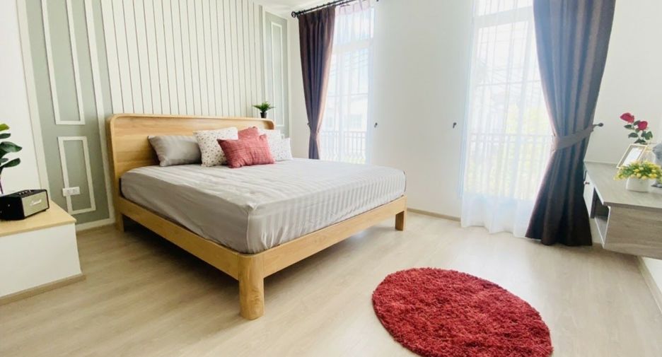 For rent 3 bedrooms townhouse in Prawet, Bangkok