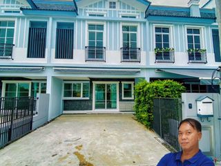 For rent 3 bed townhouse in Prawet, Bangkok