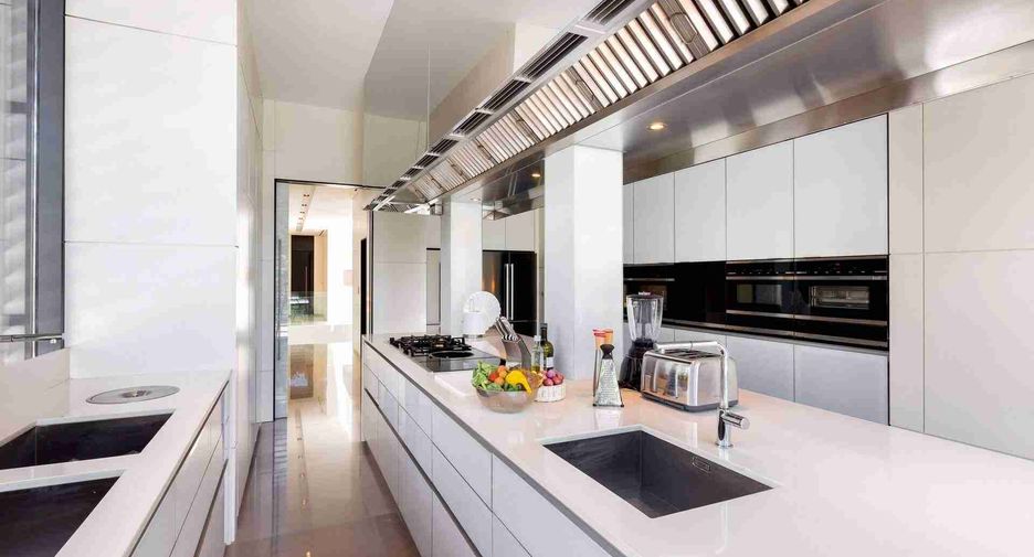 For rent and for sale 6 bedrooms villa in Mueang Phuket, Phuket