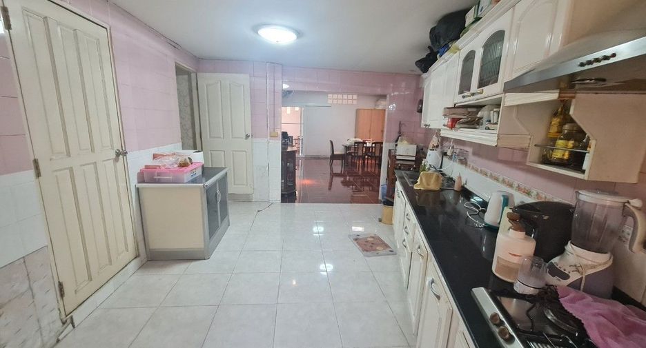 For sale 3 ベッドルーム house in Sai Mai, Bangkok