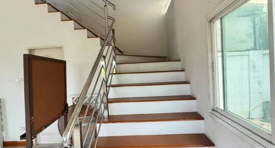 For sale 2 bedrooms townhouse in Lat Krabang, Bangkok