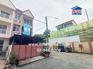 For sale 3 bed townhouse in Lam Luk Ka, Pathum Thani