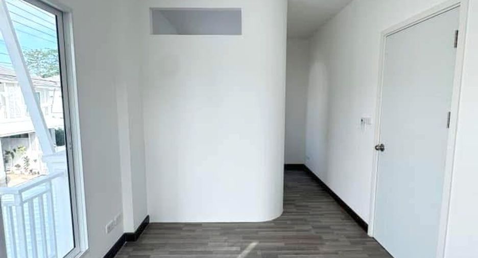 For rent 3 bedrooms townhouse in Mueang Chiang Mai, Chiang Mai