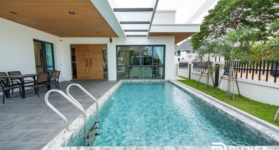 For sale 4 bedrooms villa in Bang Lamung, Chonburi