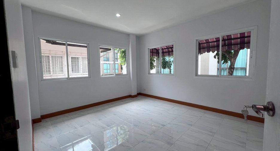 Haus zum Kauf mit 3 Zimmer in Khan Na Yao, Bangkok