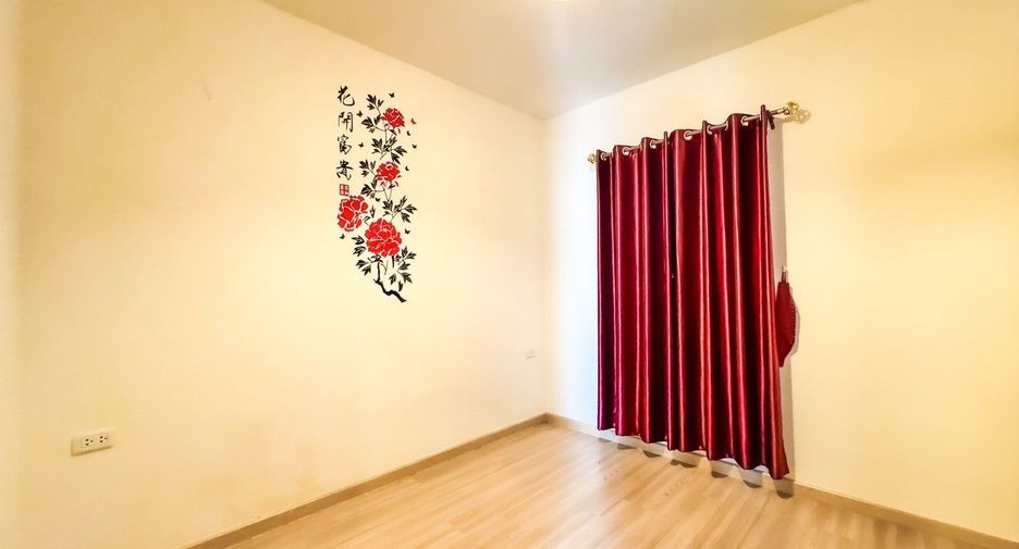 Casa adosada en venta de 3 habitaciones en Bang Kruai, Nonthaburi
