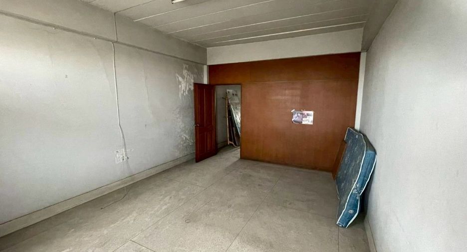 For rent そして for sale 4 ベッドルーム retail Space in Mueang Nakhon Pathom, Nakhon Pathom