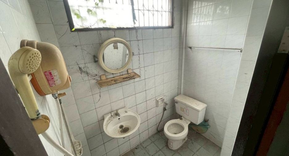 For rent そして for sale 4 ベッドルーム retail Space in Mueang Nakhon Pathom, Nakhon Pathom