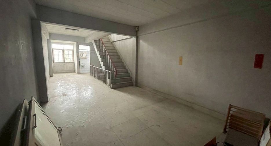 For rent そして for sale 4 ベッドルーム retail Space in Mueang Nakhon Pathom, Nakhon Pathom
