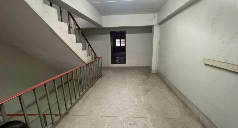 For rent そして for sale 4 ベッドルーム retail Space in Mueang Nakhon Pathom, Nakhon Pathom