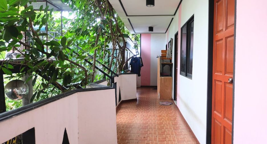 Haus zum Kauf mit 8 Zimmer in Bang Lamung, Chonburi