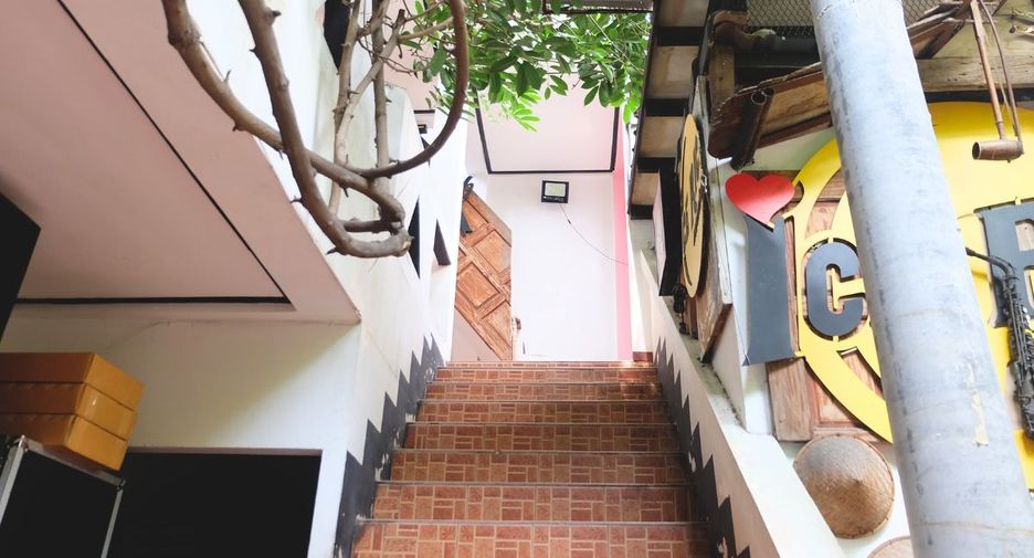 Haus zum Kauf mit 8 Zimmer in Bang Lamung, Chonburi