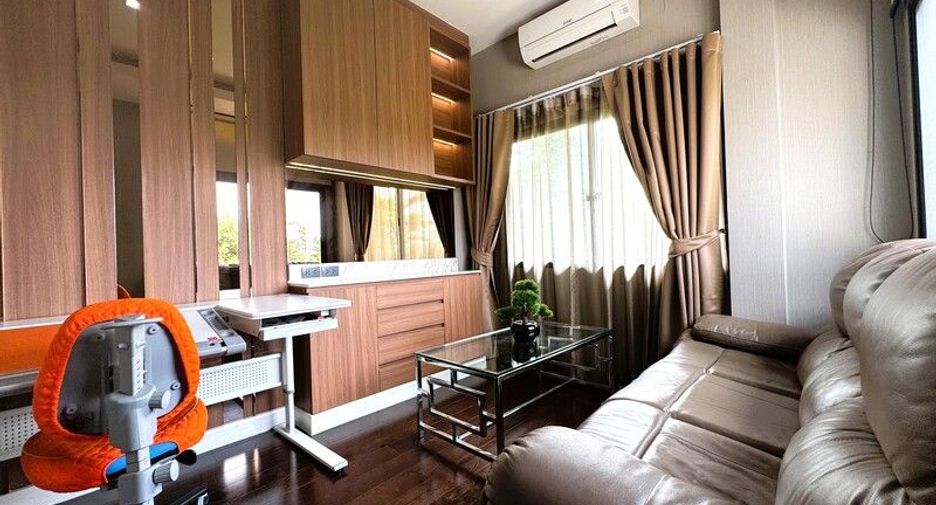 À vendre 4 chambres maison à Taling Chan, Bangkok
