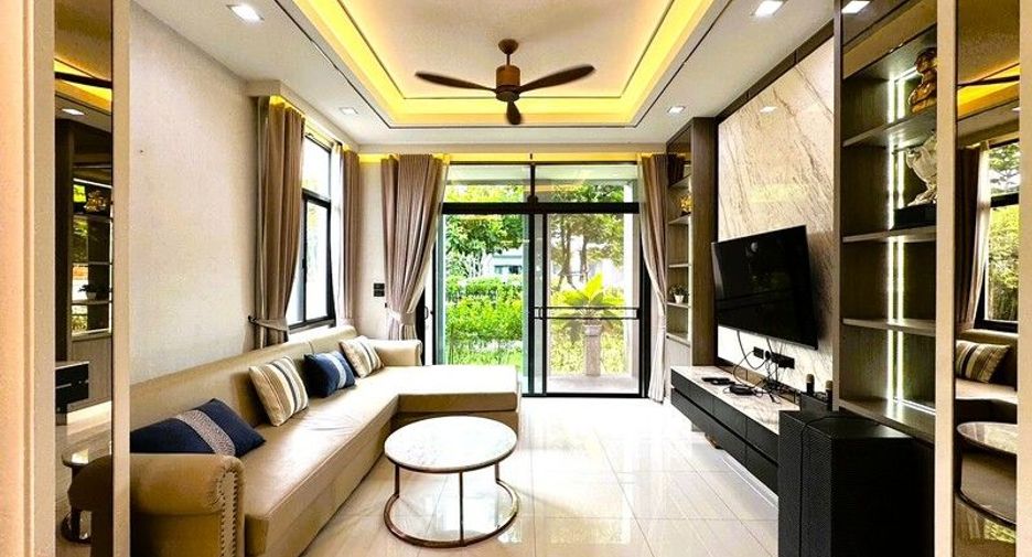 À vendre 4 chambres maison à Taling Chan, Bangkok