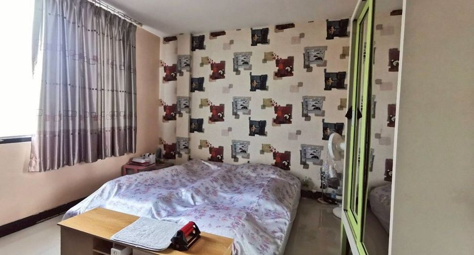 For sale 3 bedrooms townhouse in Bueng Kum, Bangkok