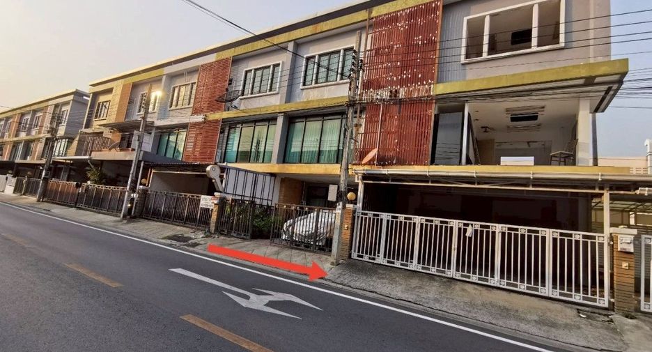 For sale 3 bedrooms townhouse in Bueng Kum, Bangkok