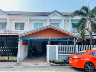 For sale 3 bedrooms townhouse in Bang Khun Thian, Bangkok