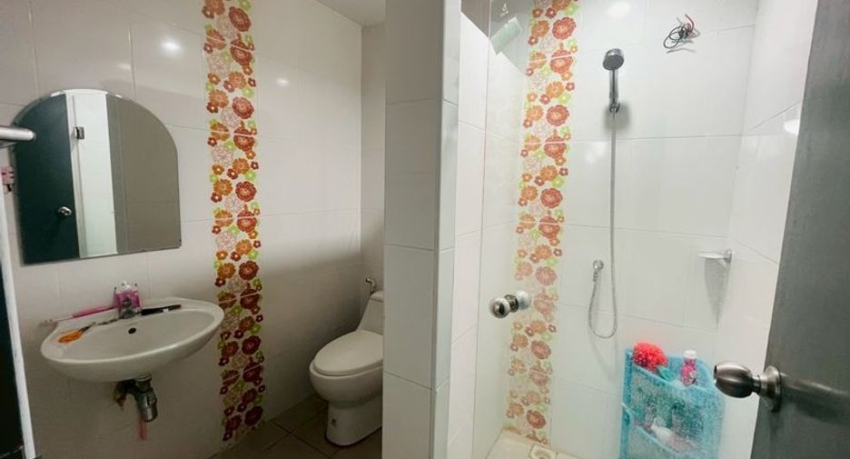 For sale 3 bedrooms townhouse in Bang Khun Thian, Bangkok
