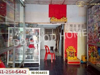 For sale 3 bed retail Space in Mueang Nakhon Si Thammarat, Nakhon Si Thammarat