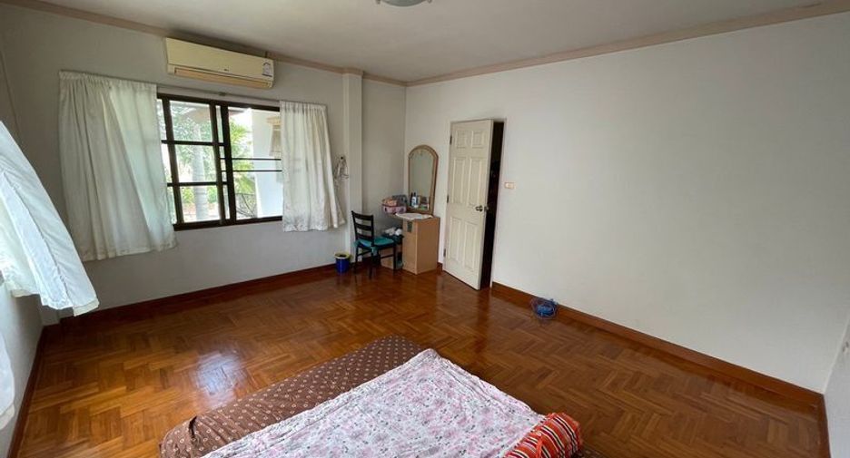 For rent and for sale 3 bedrooms house in Si Racha, Chonburi