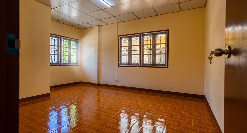 For sale 2 bedrooms house in Thawi Watthana, Bangkok