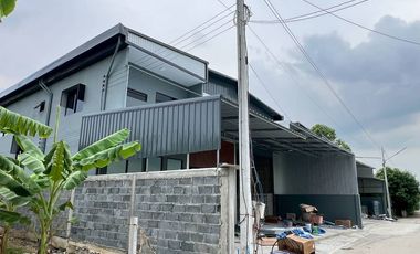 Gewerbefläche zum Kauf mit 3 Zimmer in Lam Luk Ka, Pathum Thani