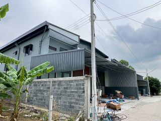 For sale 3 bed retail Space in Lam Luk Ka, Pathum Thani