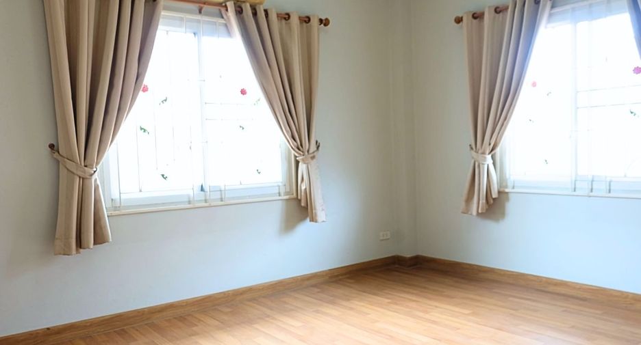 For rent and for sale 3 bedrooms house in Si Racha, Chonburi