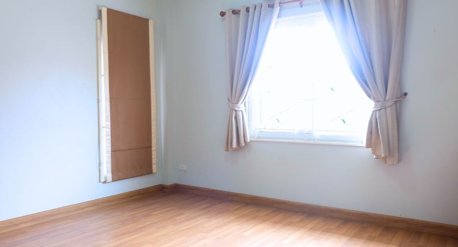 For rent and for sale 3 bedrooms house in Si Racha, Chonburi