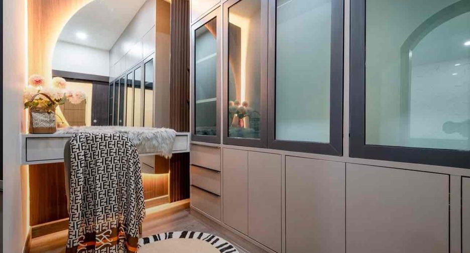 For sale 4 bedrooms villa in Bang Lamung, Chonburi