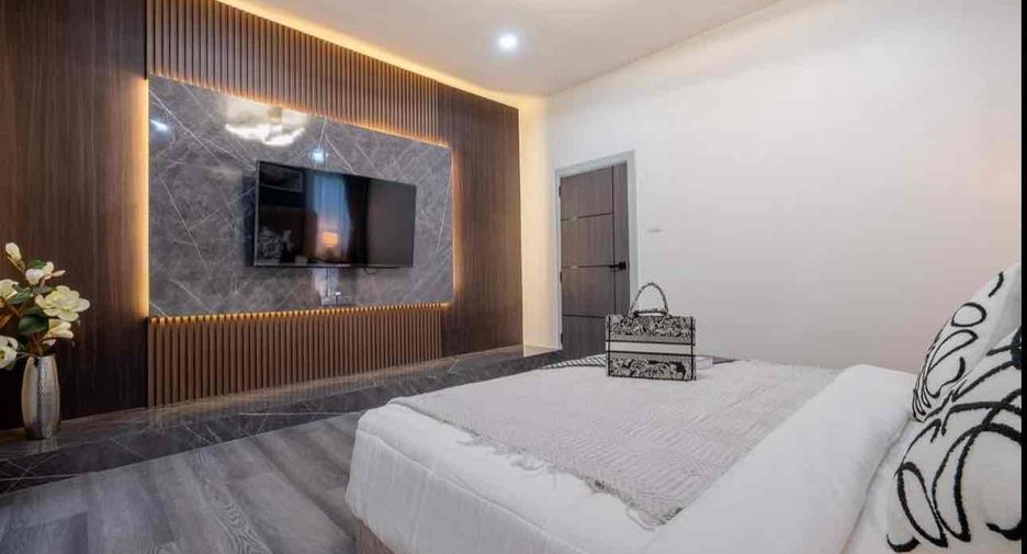 For sale 4 bedrooms villa in Bang Lamung, Chonburi