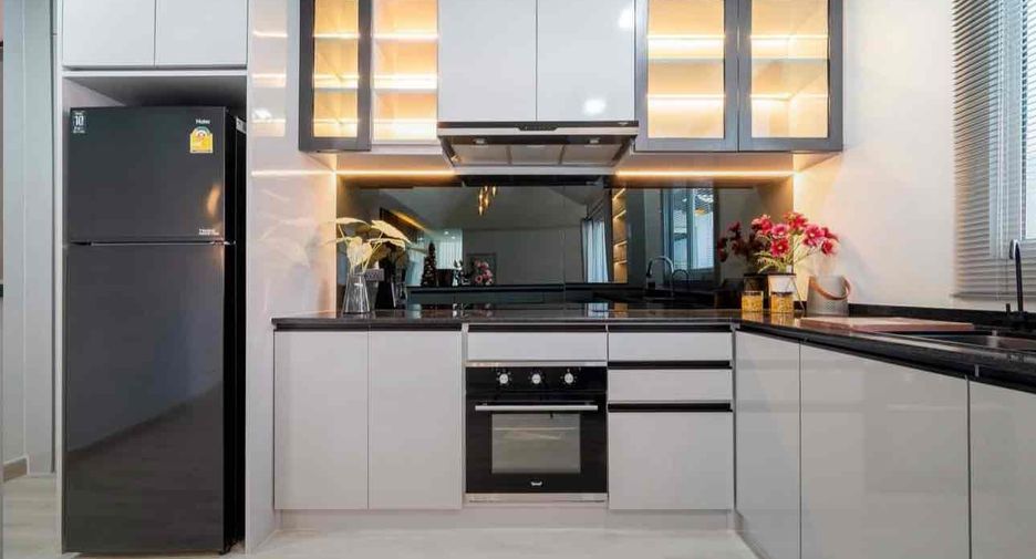 For sale 4 bedrooms villa in Bang Lamung, Chonburi