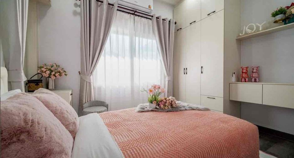 For sale 4 bedrooms villa in Bang Lamung, Chonburi