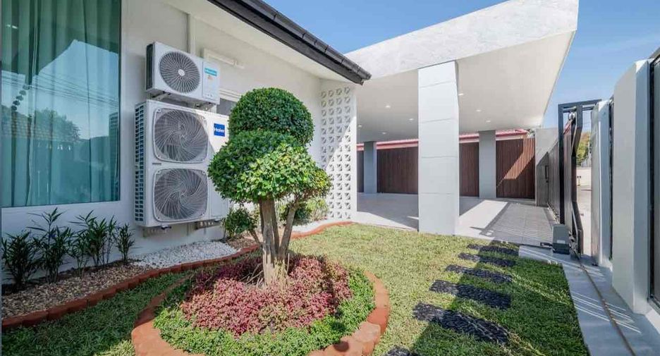For sale 4 bedrooms villa in Bang Lamung, Chonburi