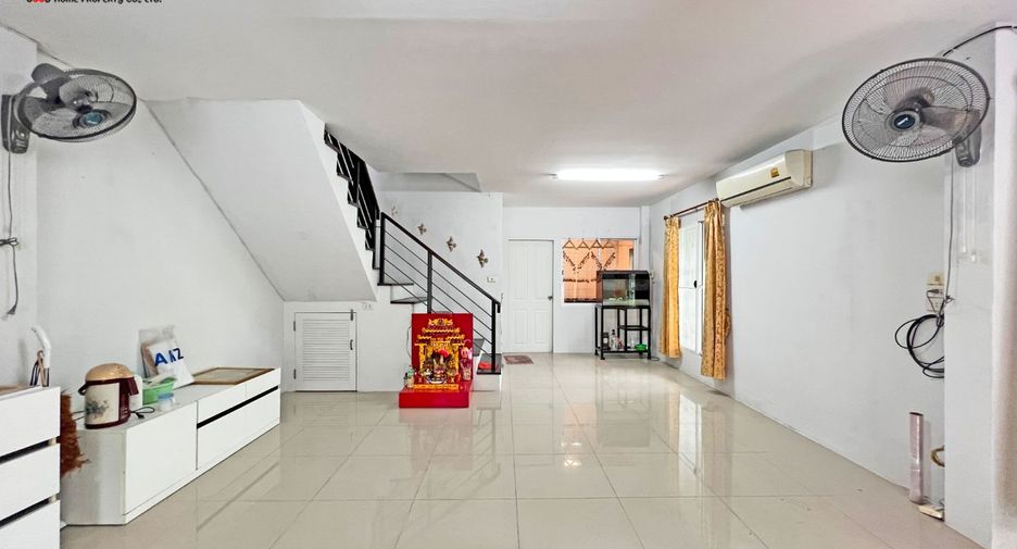 For sale 3 bed townhouse in Mueang Samut Sakhon, Samut Sakhon
