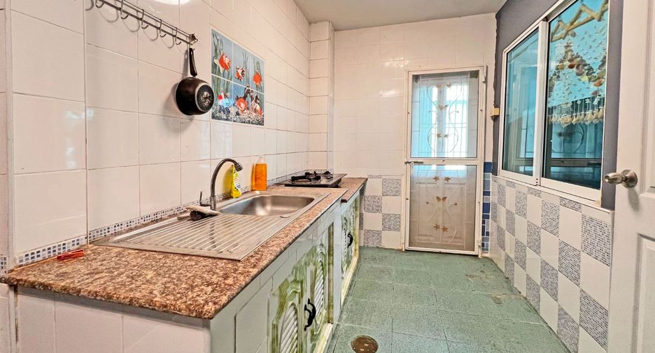 For sale 3 bed townhouse in Mueang Samut Sakhon, Samut Sakhon
