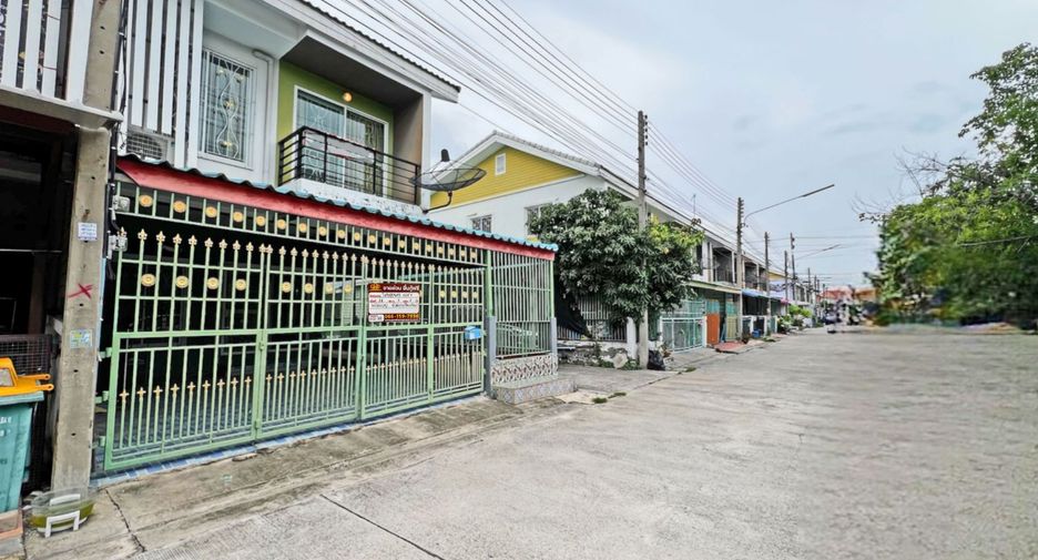 For sale 3 bed townhouse in Mueang Samut Sakhon, Samut Sakhon