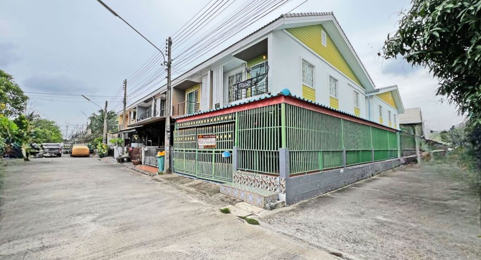 For sale 3 bed townhouse in Mueang Samut Sakhon, Samut Sakhon
