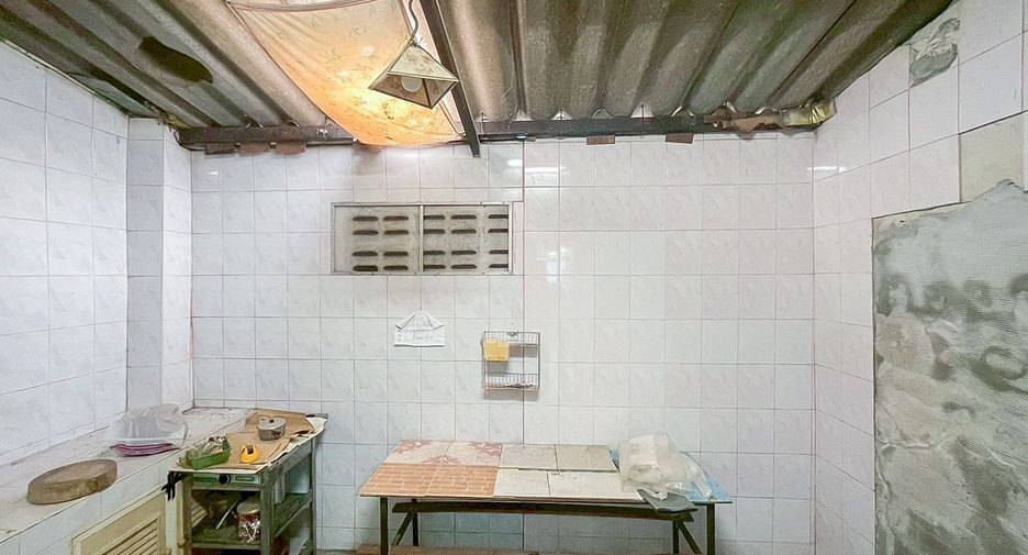 出售 2 卧室 联排别墅 在 Sai Mai, 曼谷