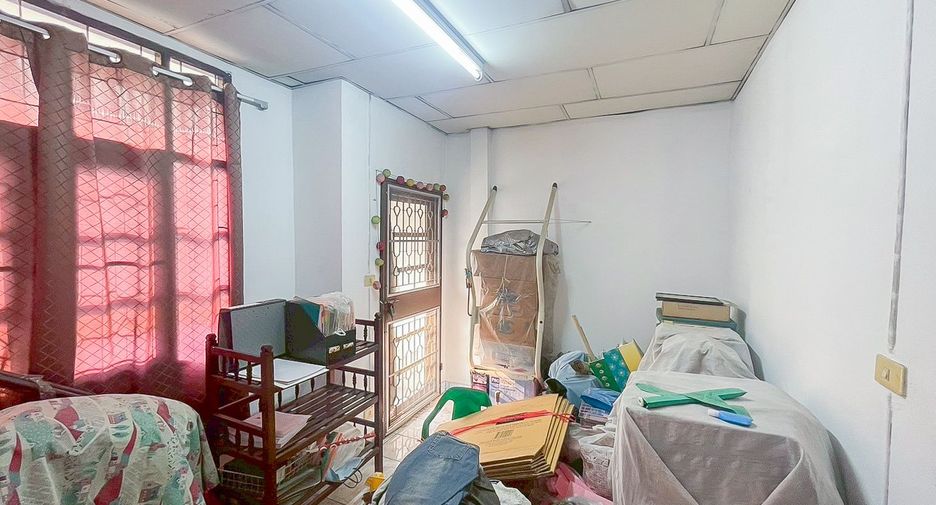 出售 2 卧室 联排别墅 在 Sai Mai, 曼谷
