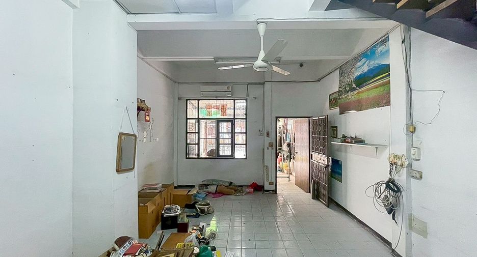 出售 2 卧室 联排别墅 在 Sai Mai, 曼谷